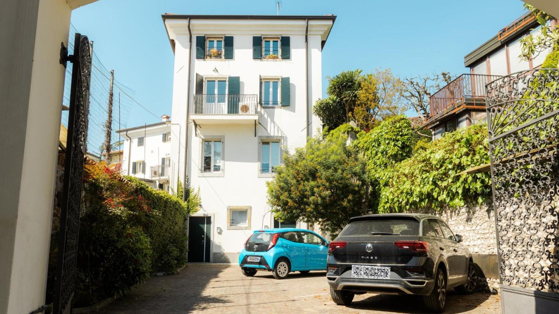 Ferienwohnung In Pieno Centro Storico Con Parcheggio Gratuito Incluso. Udine Exterior foto
